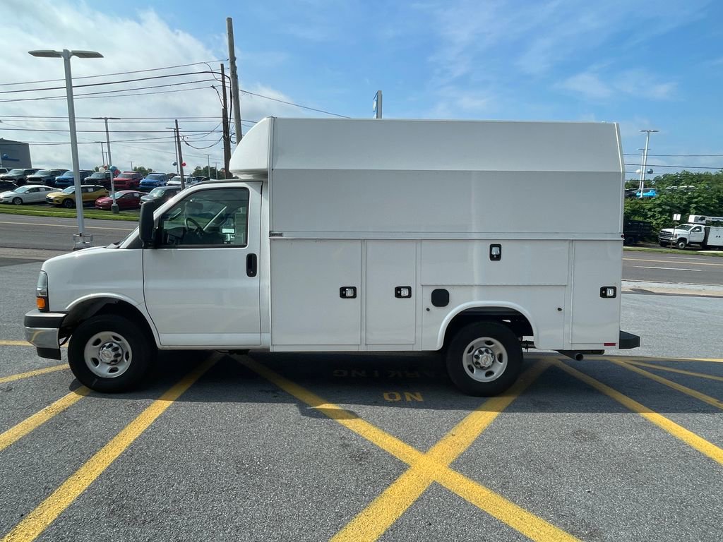 New 2024 Chevrolet Express 3500 w/ Power Convenience Package RWD image 4
