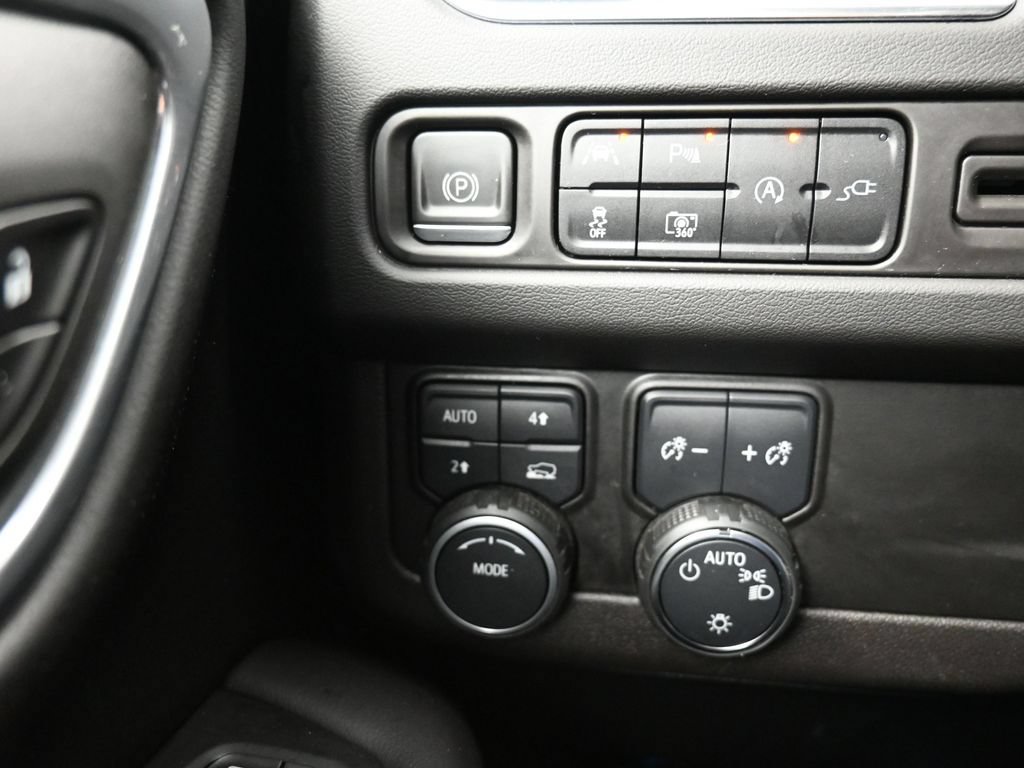 Used 2022 Chevrolet Tahoe RST w/ Luxury Package AWD/4WD image 16