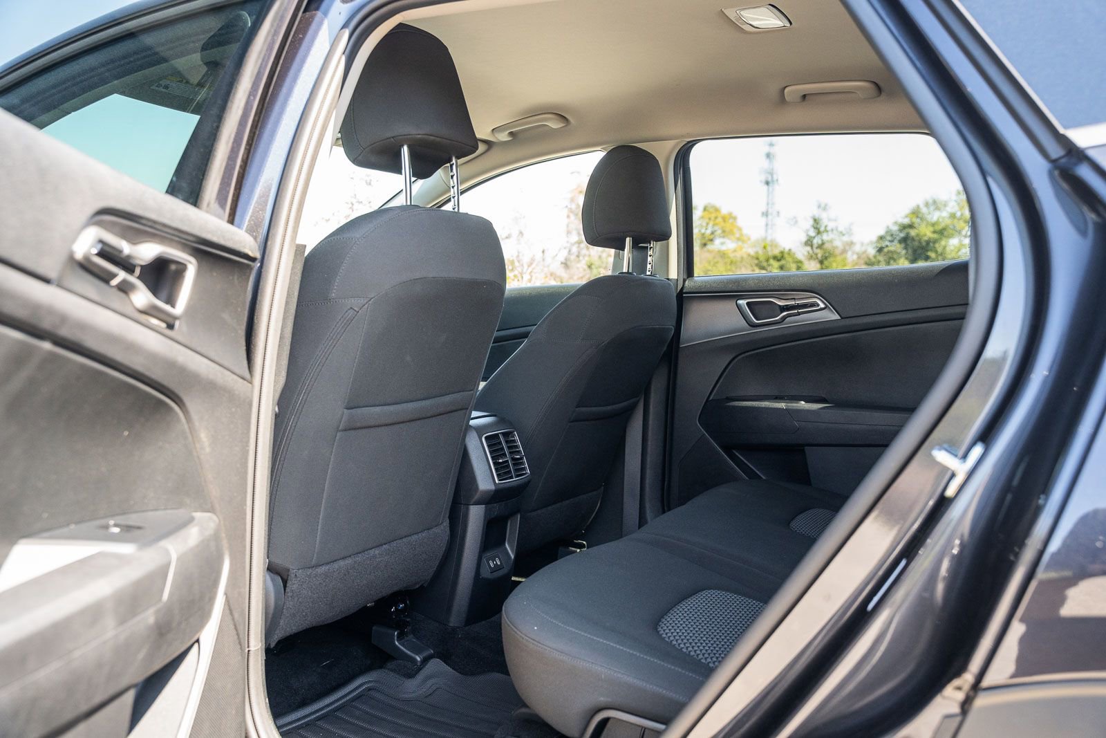 Used 2026 Kia Sportage LX image 16