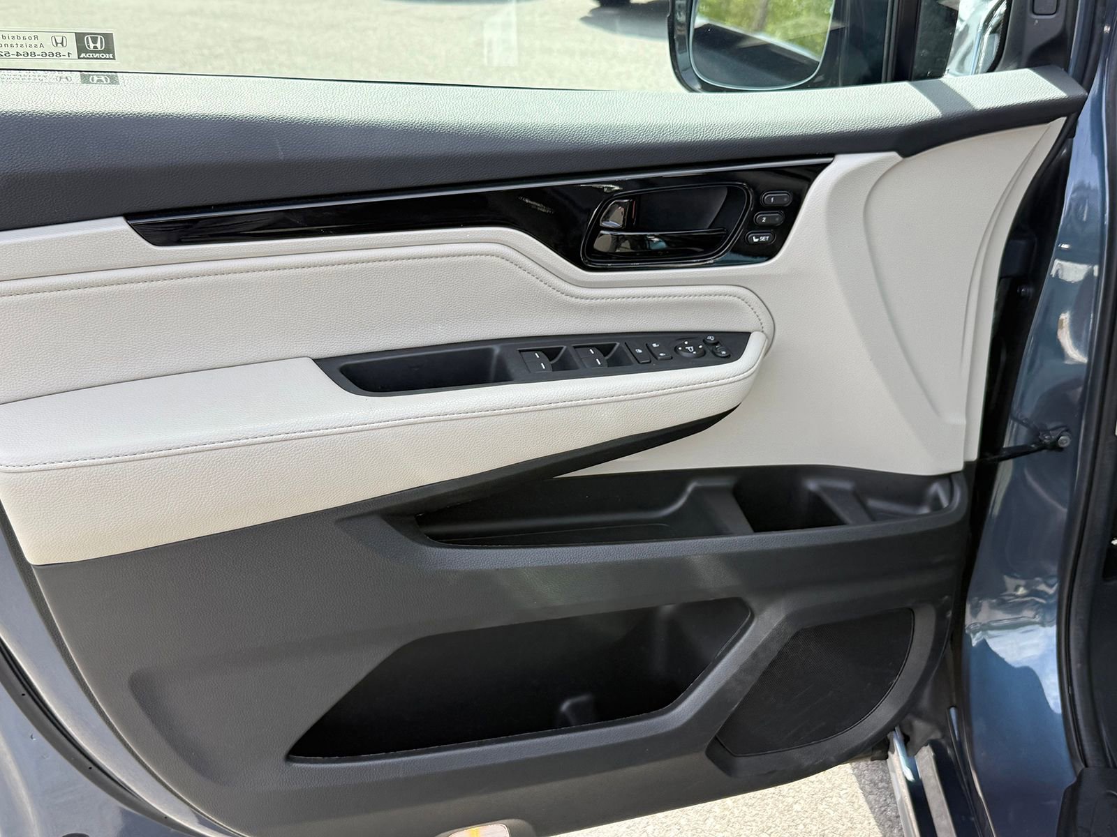 Used 2025 Honda Odyssey Elite image 14