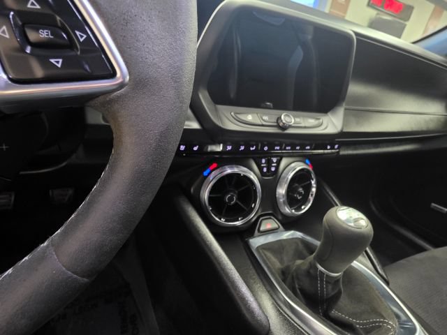 Used 2021 Chevrolet Camaro LT w/ 1LE Track Performance Package RWD image 8