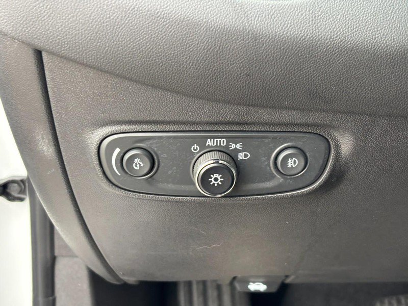 Used 2022 Chevrolet Equinox Premier image 18