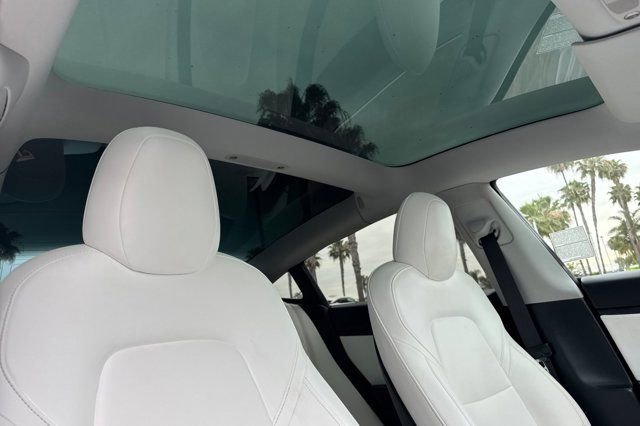 Used 2020 Tesla Model 3 Standard Range Plus image 17