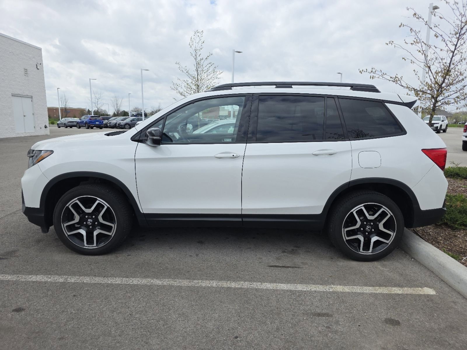 Used 2023 Honda Passport Elite image 6