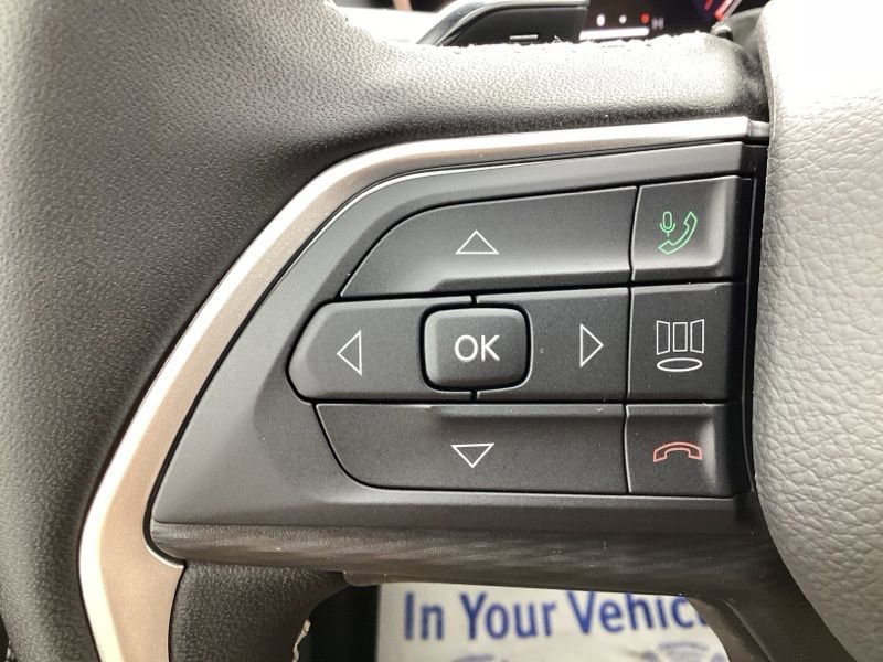 New 2025 Jeep Grand Cherokee Altitude AWD/4WD image 32