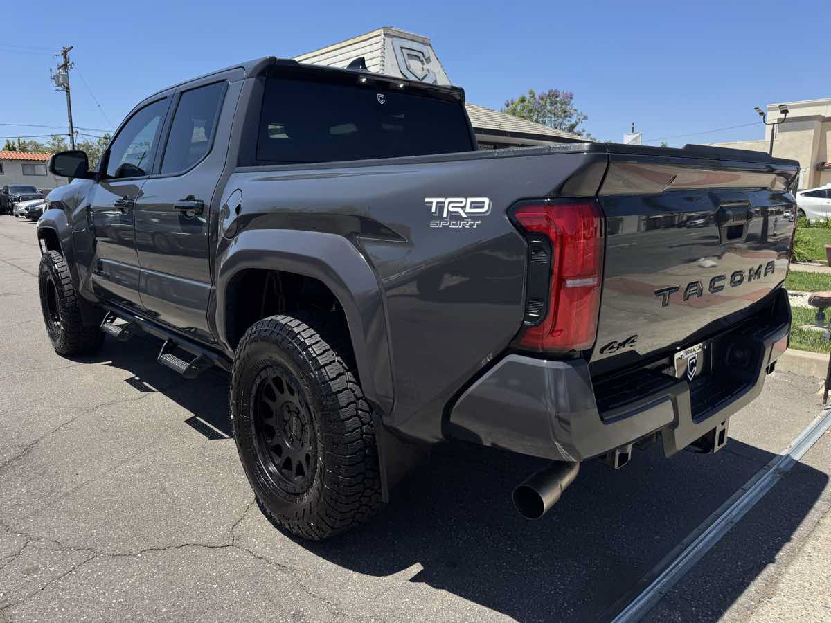 Used 2024 Toyota Tacoma TRD Sport AWD/4WD image 4