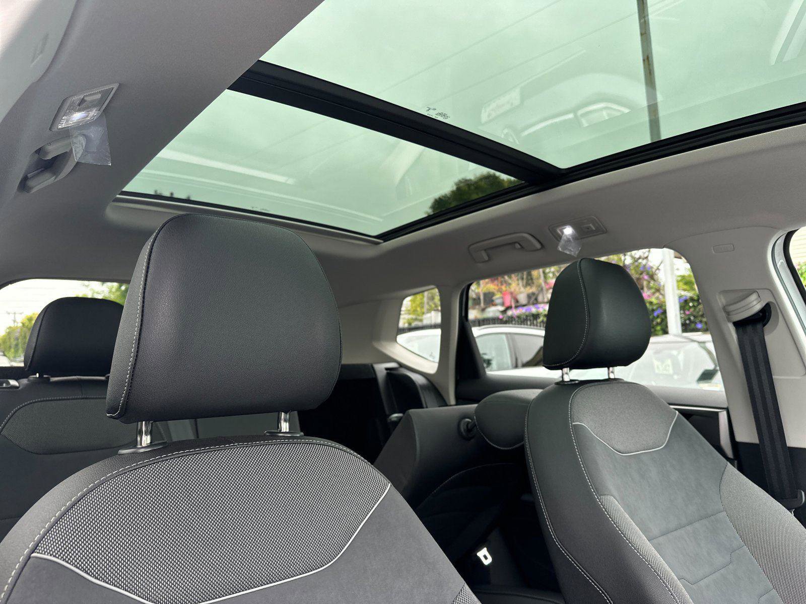 New 2026 Volkswagen Taos SE AWD/4WD image 16