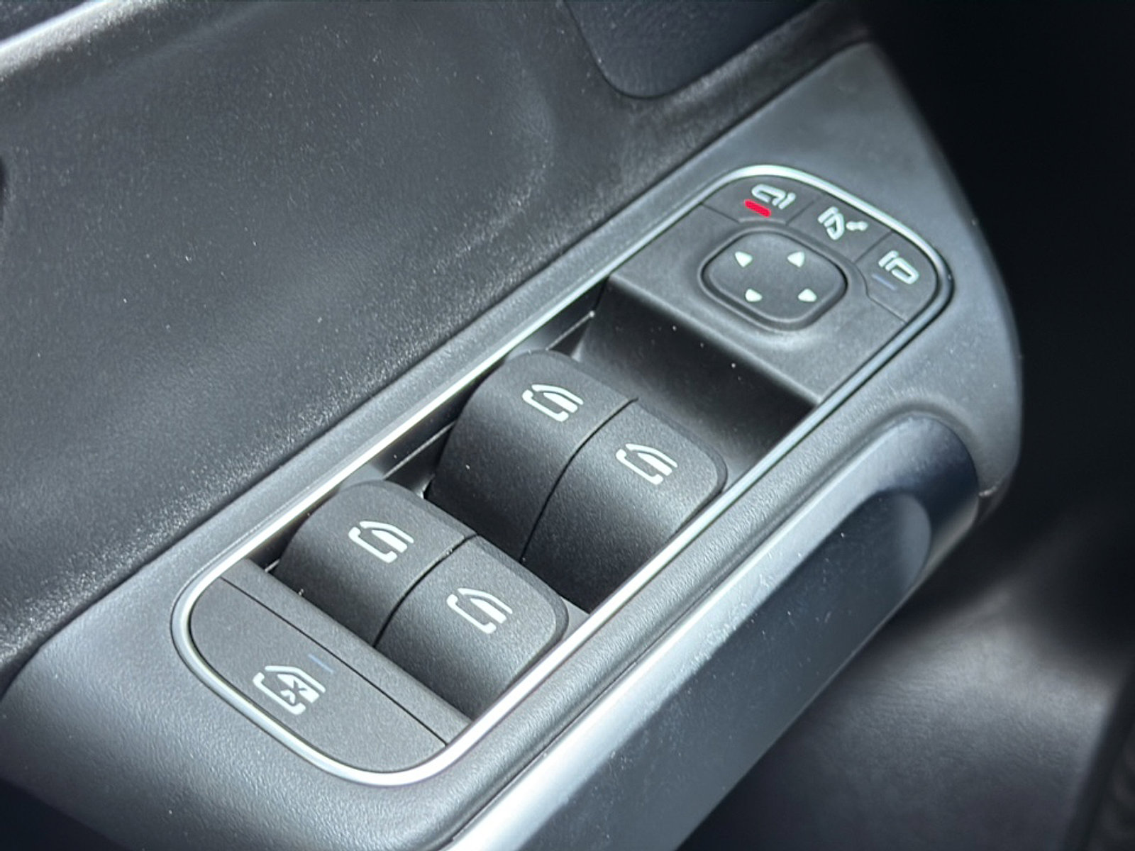 Used 2021 Mercedes-Benz GLB 250 4MATIC image 26