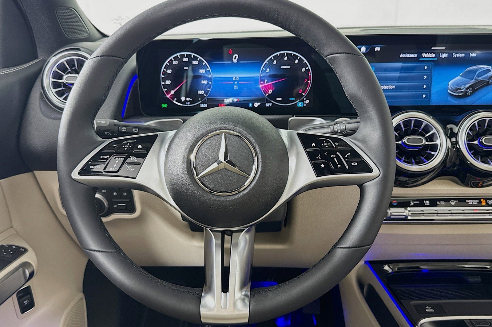 New 2026 Mercedes-Benz GLB 250 4MATIC image 17