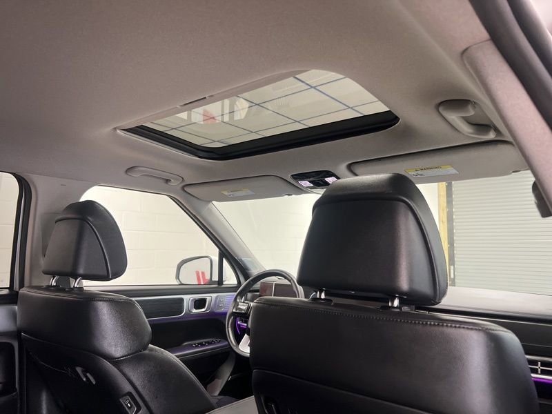 Used 2025 Hyundai Santa Fe Limited AWD/4WD image 13
