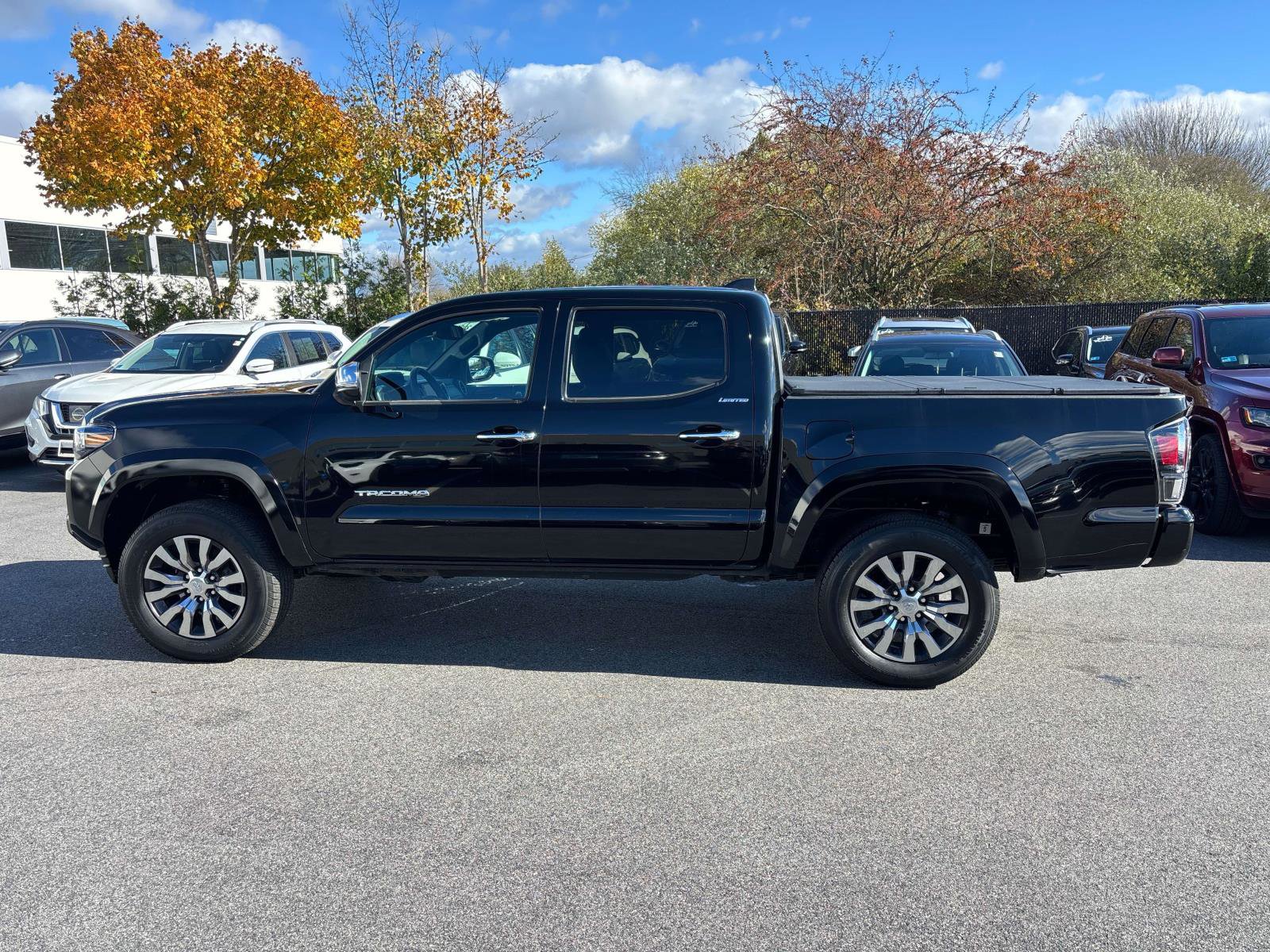 Used 2023 Toyota Tacoma Limited image 2