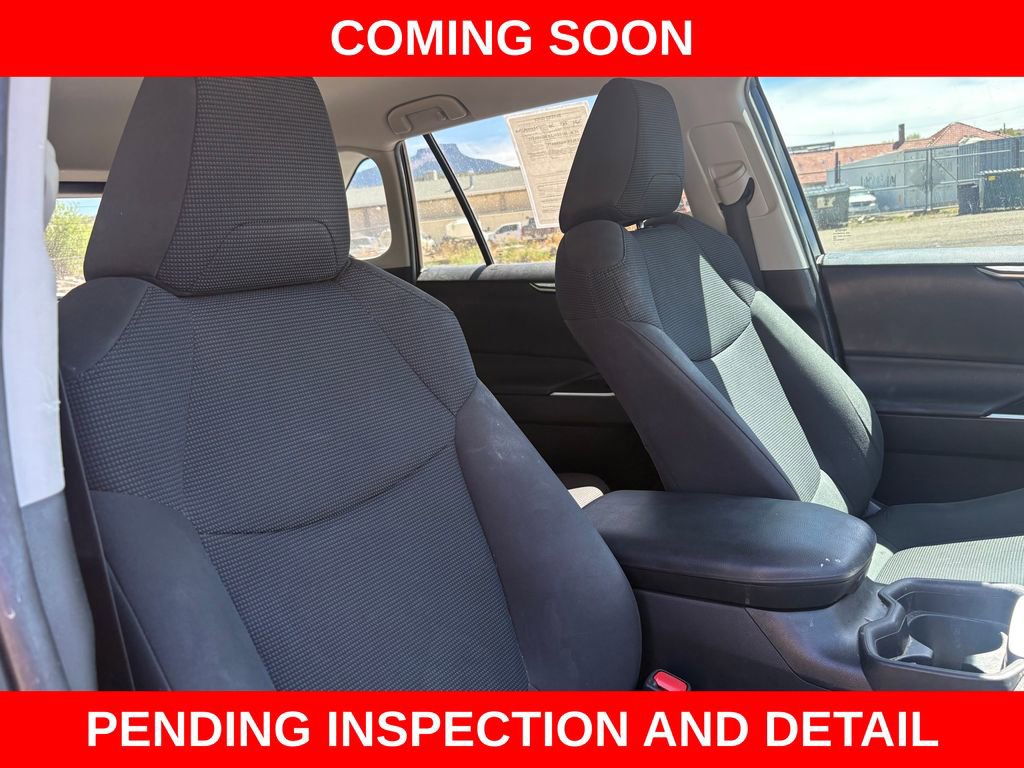 Used 2021 Toyota RAV4 LE w/ Carpet Mat Package (TMS) image 12