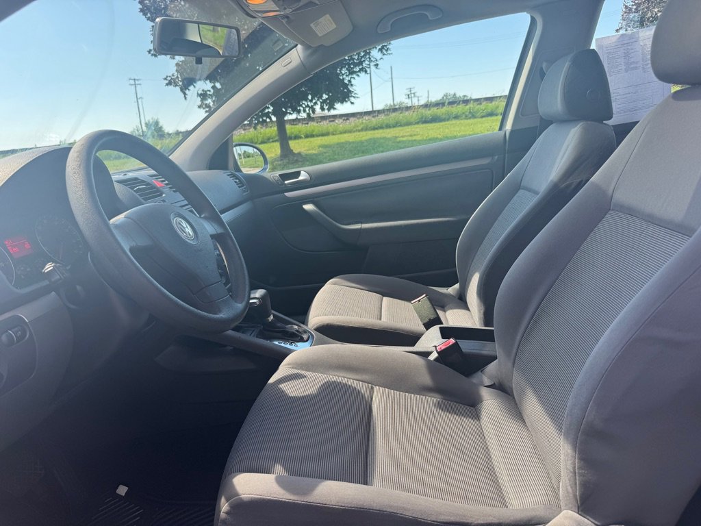 Used 2009 Volkswagen Rabbit 2-Door image 9