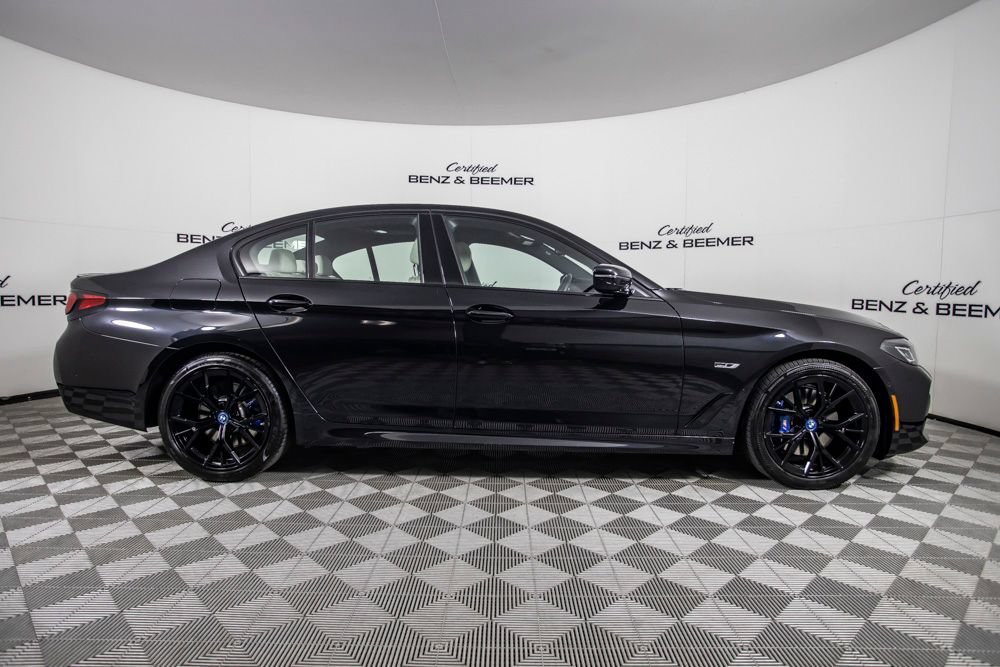 Used 2023 BMW 530e w/ M Sport Package RWD image 11