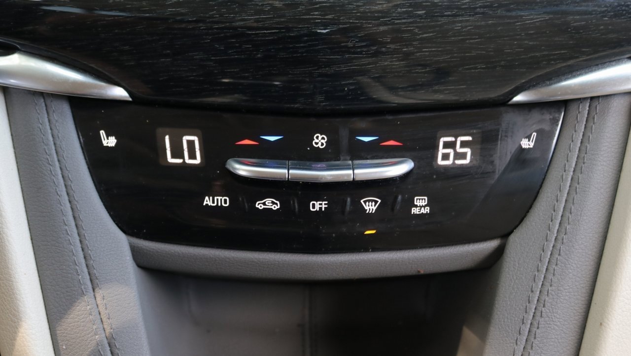 Certified 2021 Cadillac XT6 Premium Luxury image 26