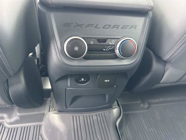 Used 2025 Ford Explorer Active w/ Active Comfort Package AWD/4WD image 32