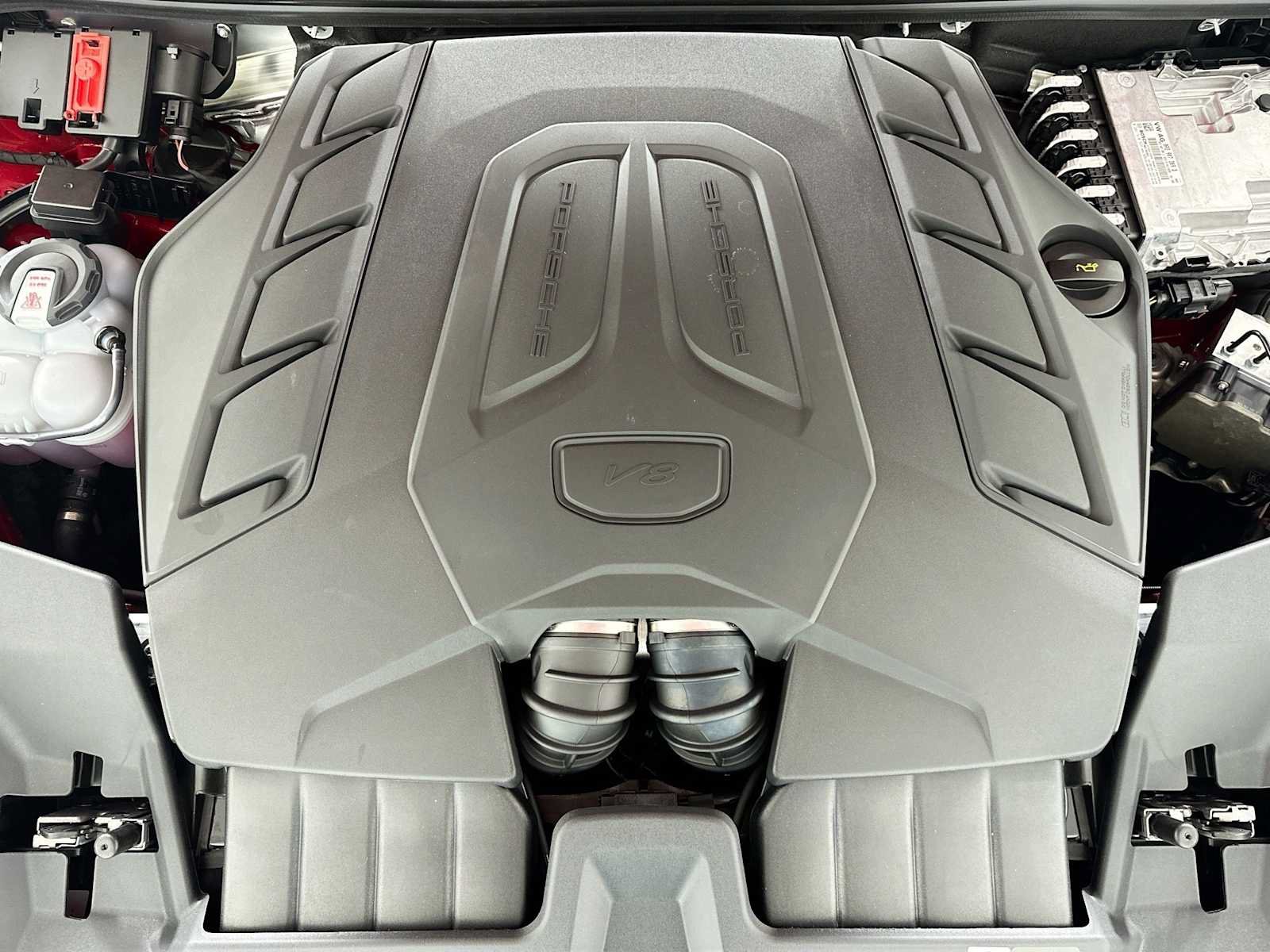 Certified 2025 Porsche Cayenne GTS AWD/4WD image 30