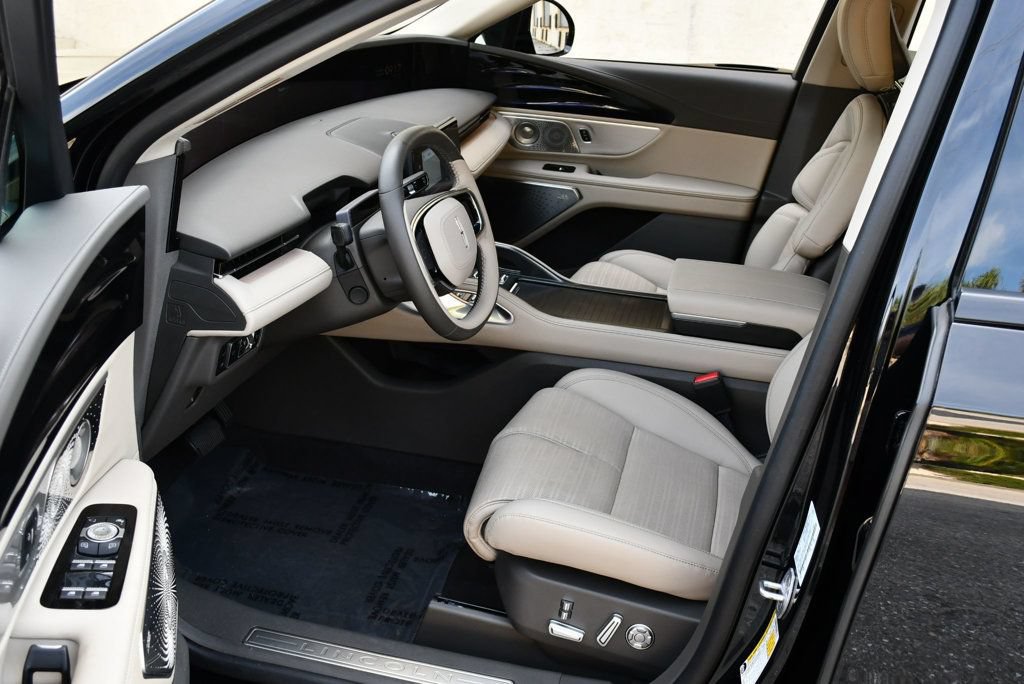 Used 2024 Lincoln Nautilus Reserve w/ Equipment Group 203A AWD/4WD image 42