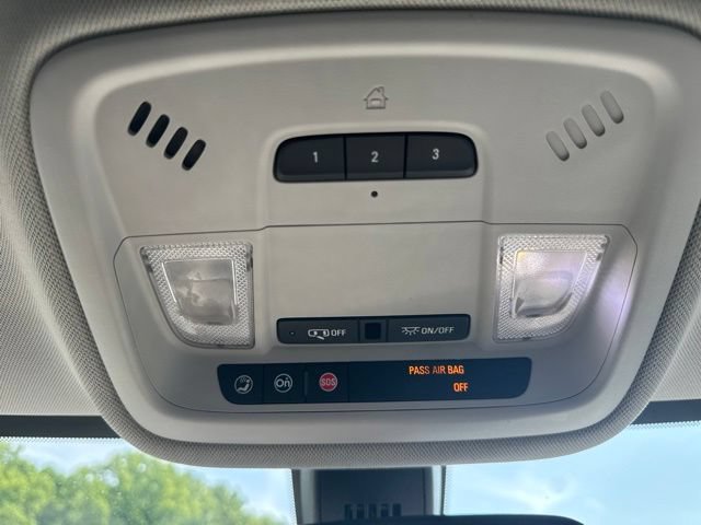 Used 2018 Chevrolet Traverse LT FWD image 21