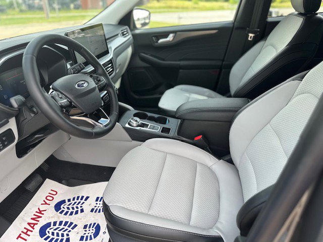New 2024 Ford Escape SE FWD image 13
