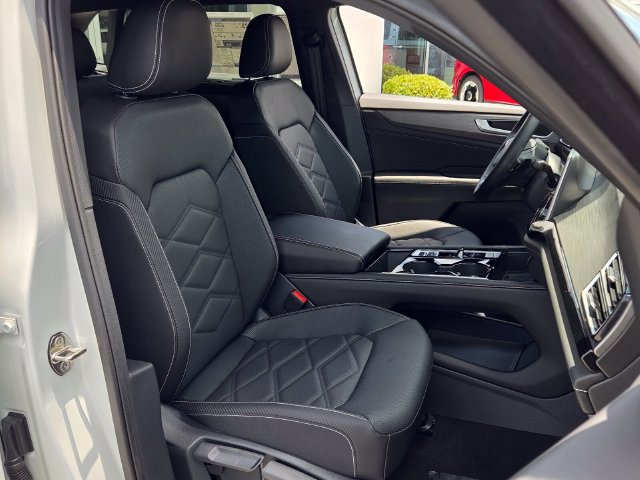 New 2026 Volkswagen Atlas Cross Sport SE FWD image 17