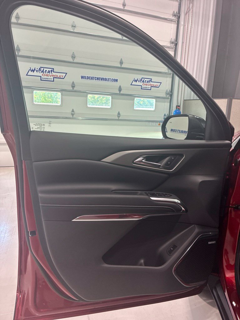 New 2027 Chevrolet Traverse LT w/ Enhanced Driving Package FWD image 17