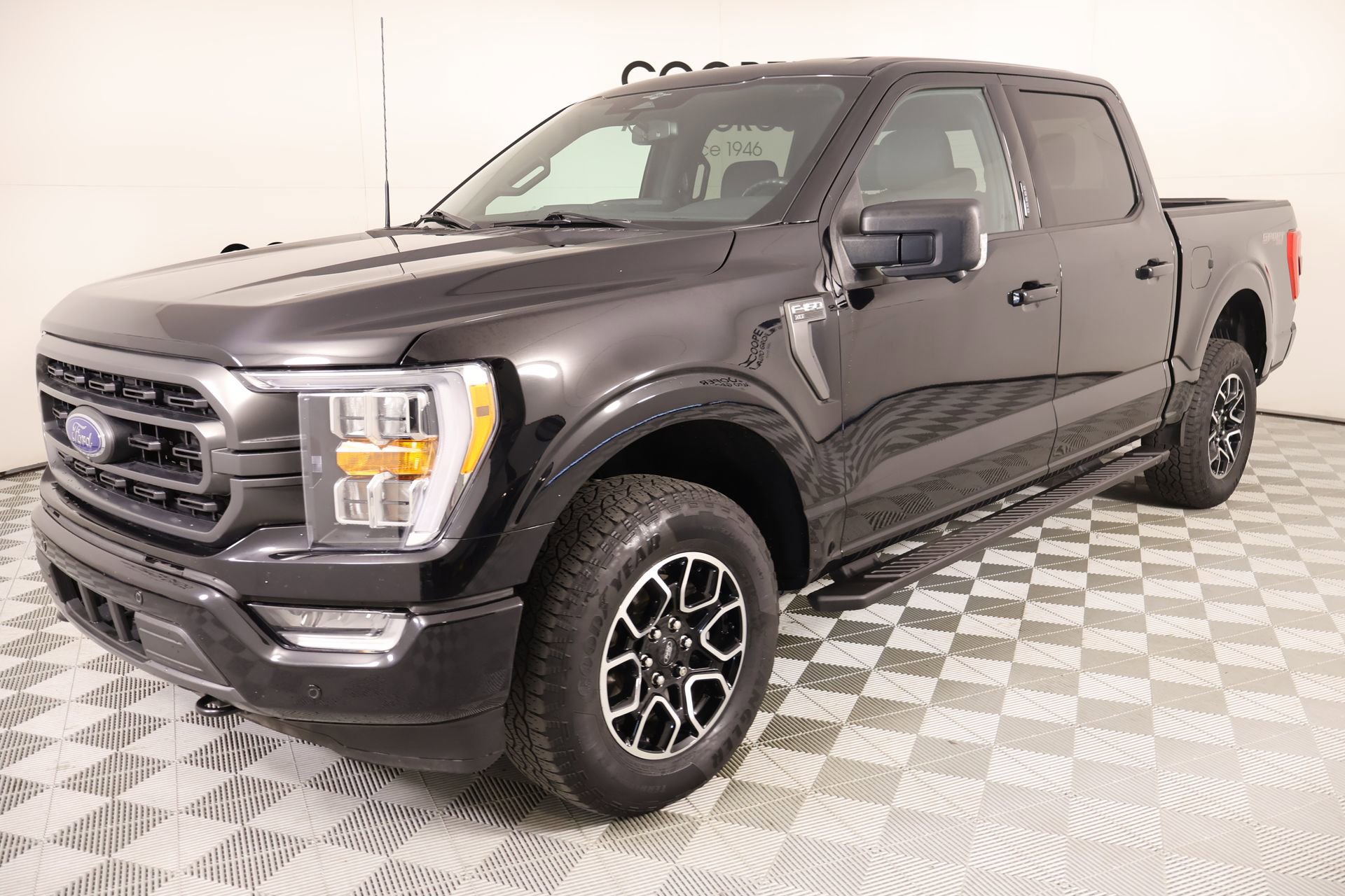 Used 2023 Ford F150 XLT w/ Equipment Group 302A High image 12