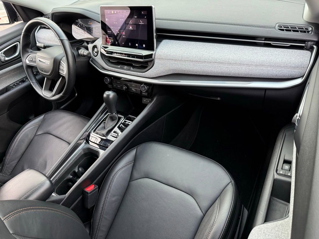 Used 2022 Jeep Compass Latitude image 15