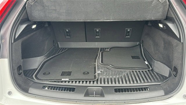 Used 2024 Cadillac XT4 Premium Luxury image 36