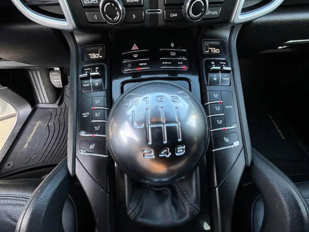 Used 2013 Porsche Cayenne 6-Speed Manual image 17