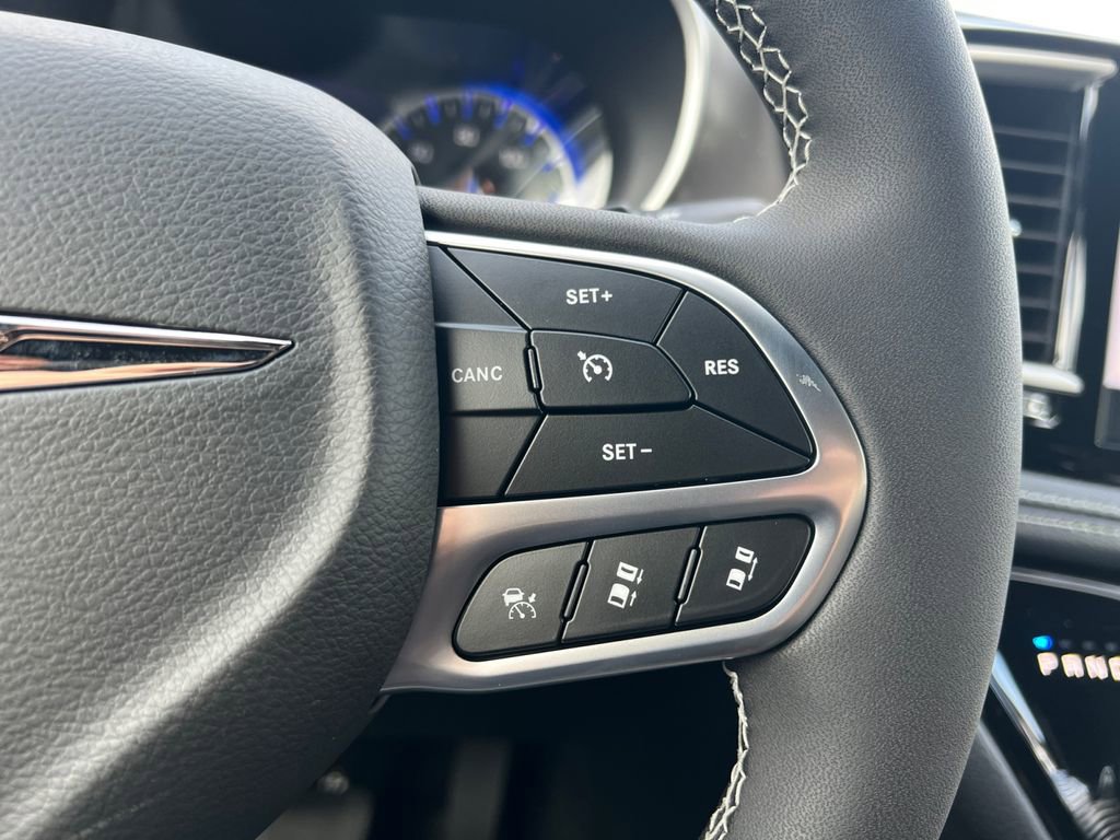 New 2026 Chrysler Pacifica Select FWD image 12