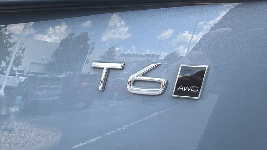 Used 2021 Volvo XC90 T6 Momentum w/ Climate Package AWD/4WD image 9