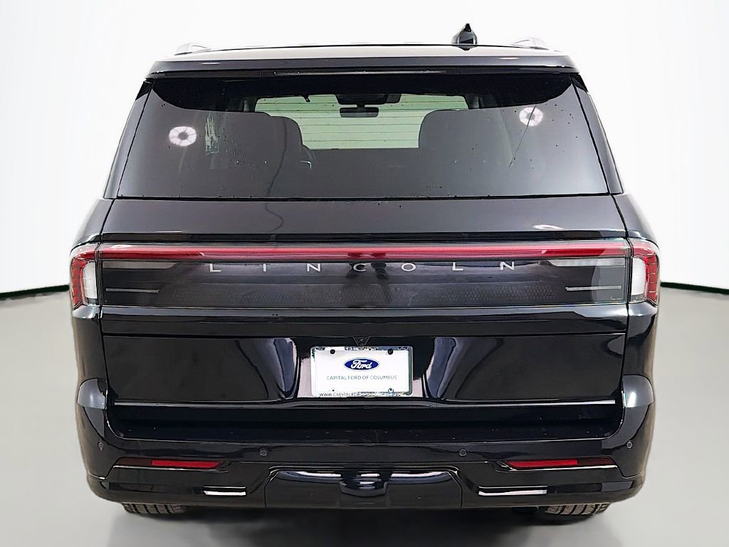 Used 2025 Lincoln Navigator Reserve image 15