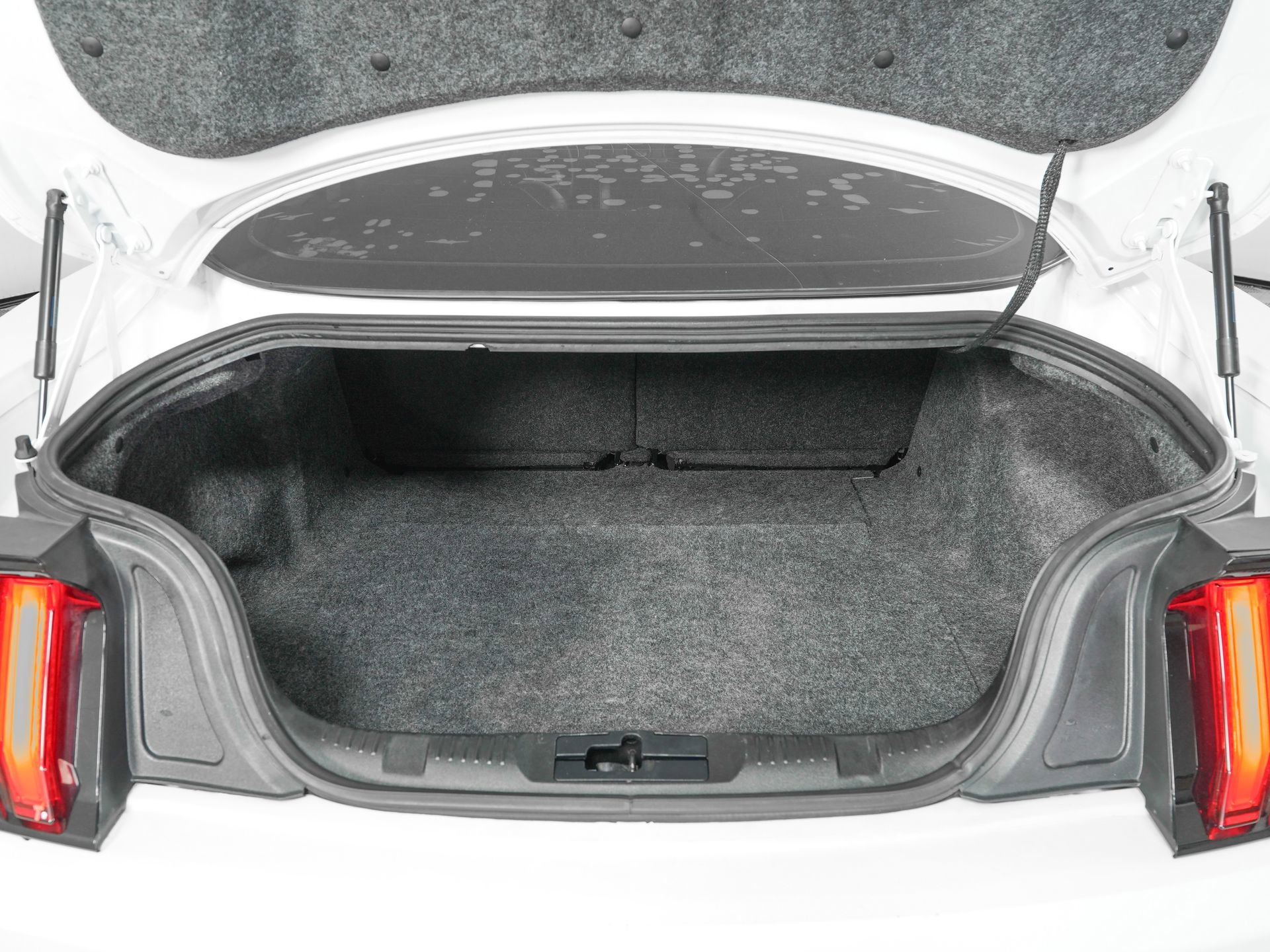 Used 2020 Ford Mustang GT Premium w/ Equipment Group 401A RWD image 11