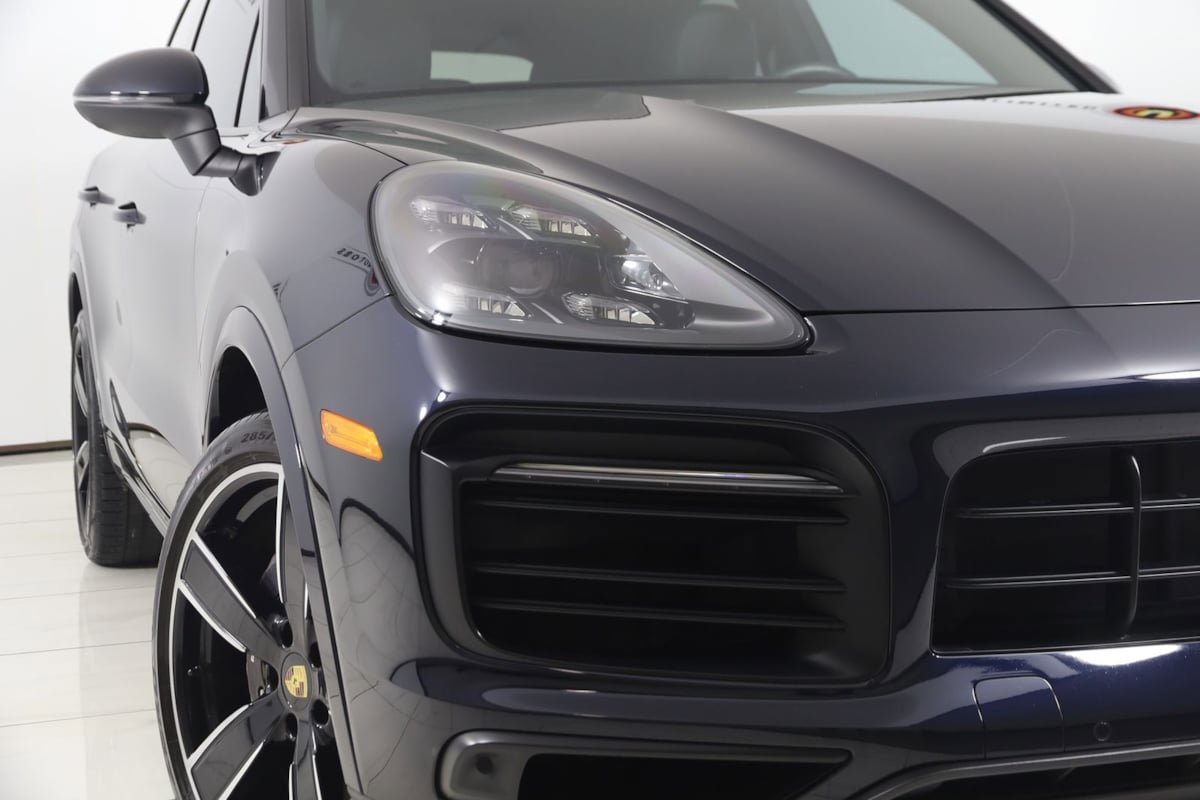 Used 2022 Porsche Cayenne Platinum Edition w/ Premium Package Plus AWD/4WD image 19