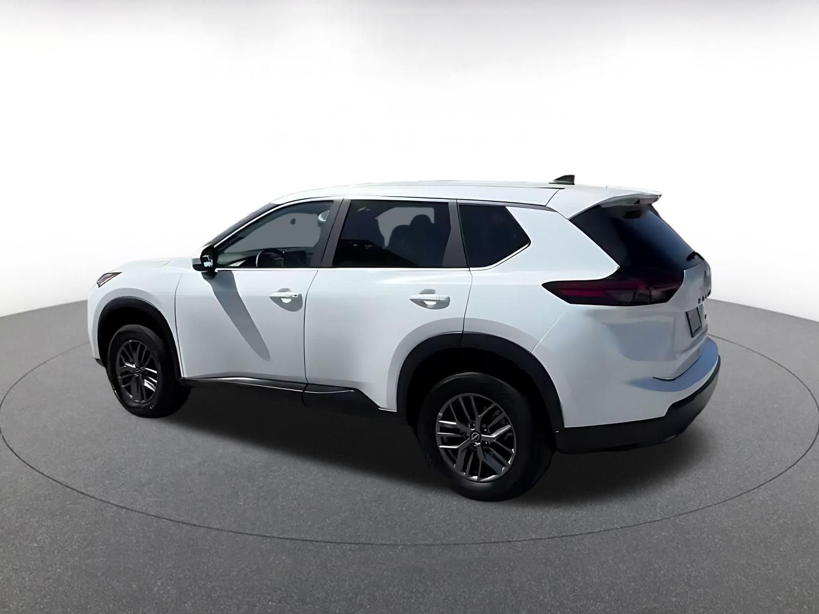 Used 2026 Nissan Rogue SV AWD/4WD image 9