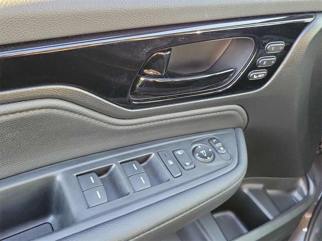Used 2024 Honda Odyssey Touring image 16