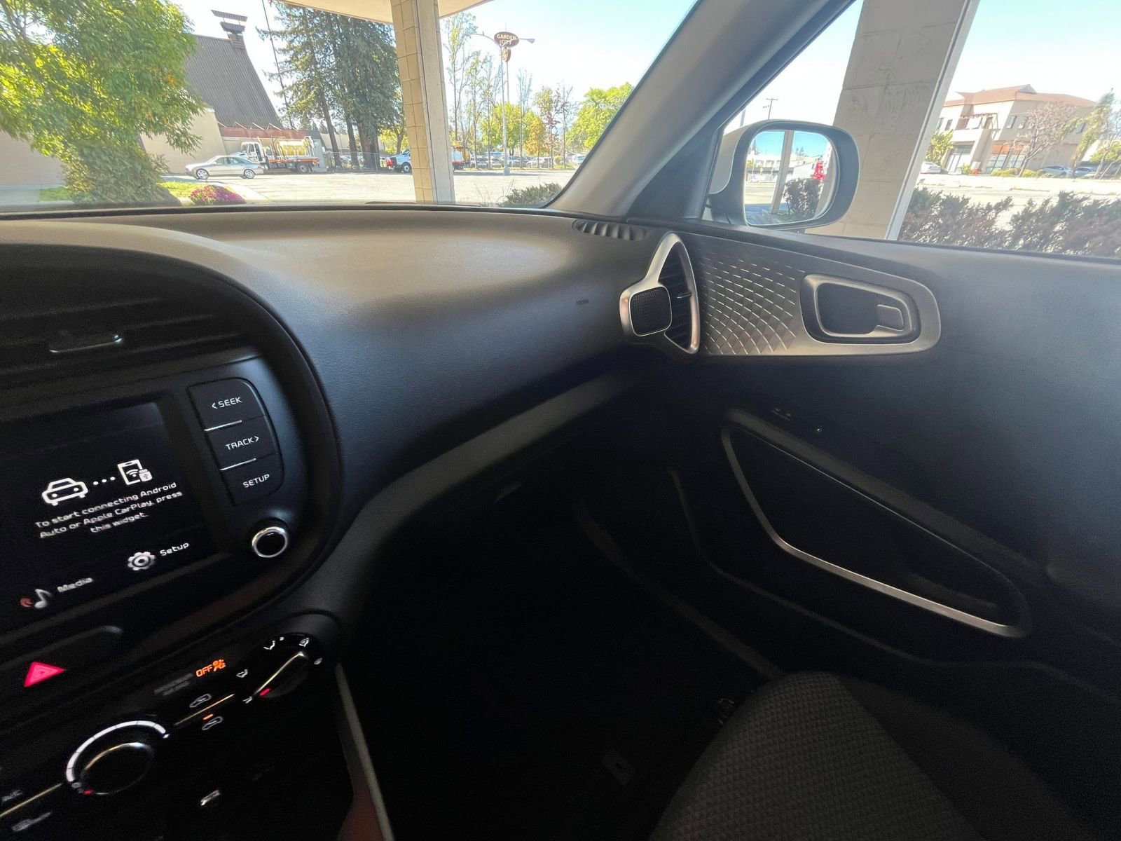 Used 2025 Kia Soul LX w/ LX Technology Package image 33