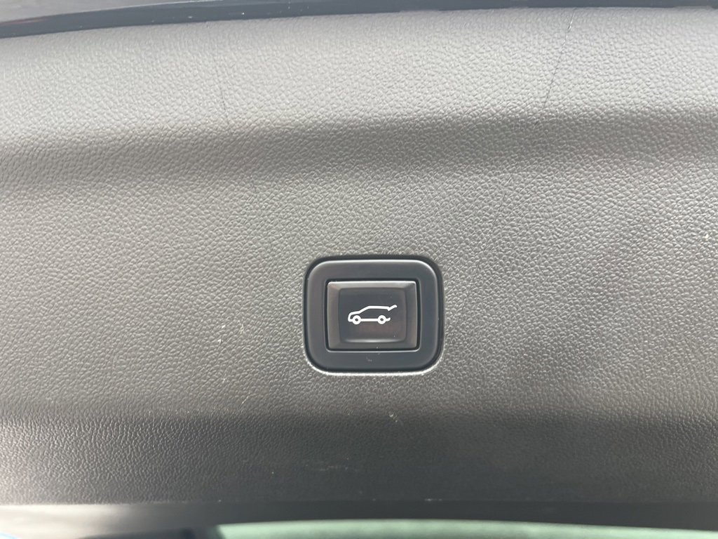 Used 2022 GMC Yukon Denali image 16