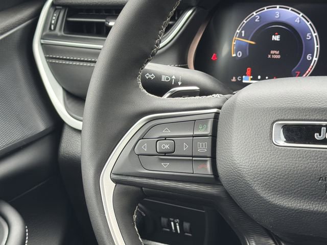 New 2025 Jeep Grand Cherokee L Altitude image 25