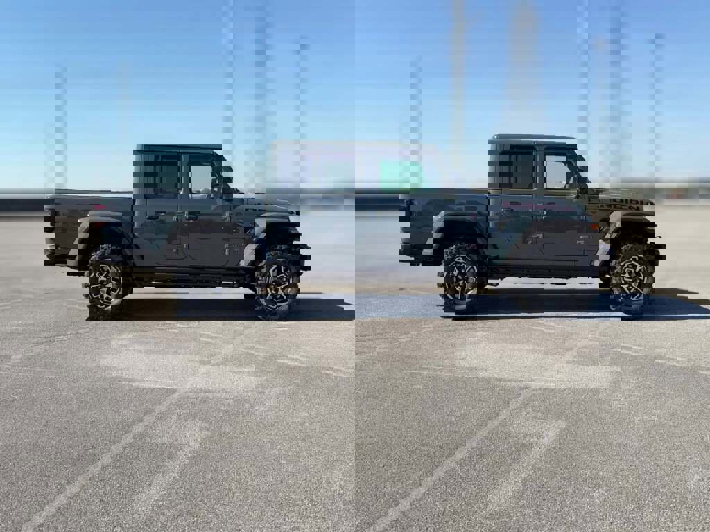 New 2025 Jeep Gladiator Rubicon image 14