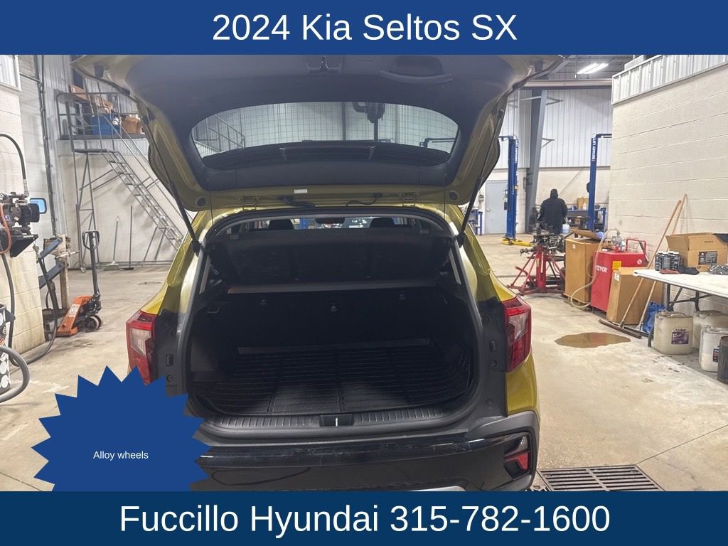 Used 2024 Kia Seltos SX image 9