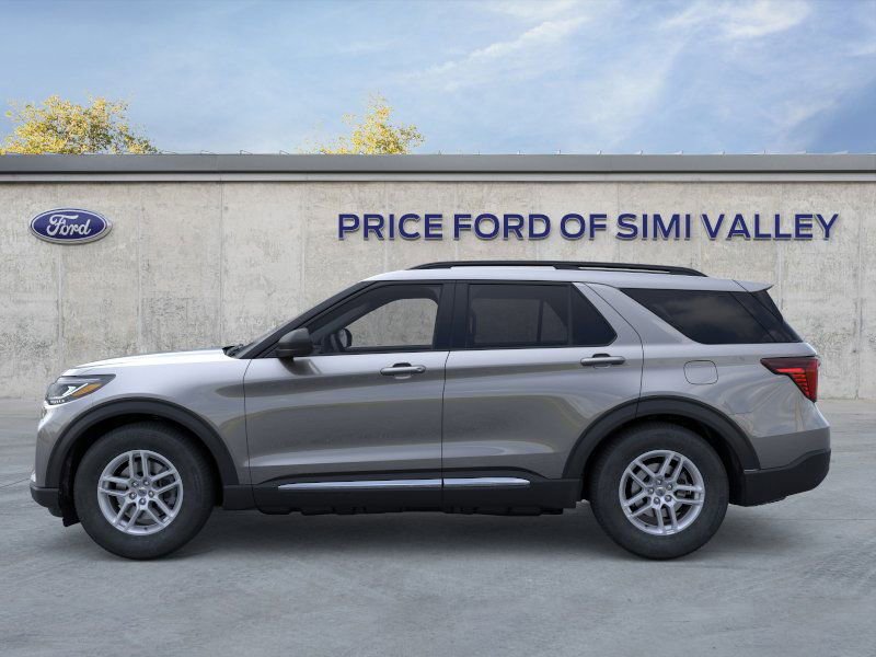 Used 2025 Ford Explorer Active w/ Active Comfort Package image 3