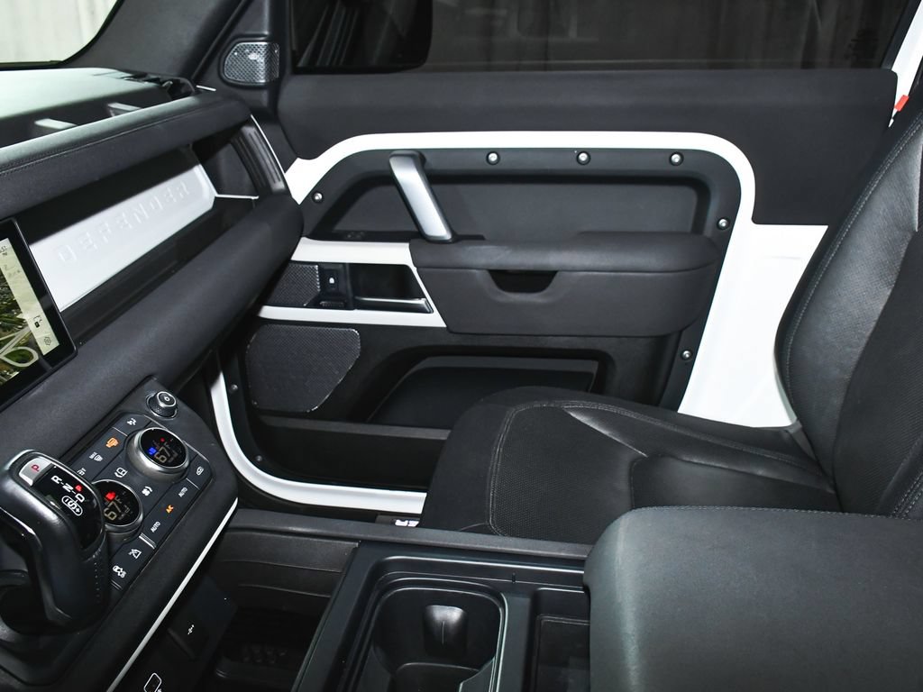 Used 2023 Land Rover Defender 90 X-Dynamic SE AWD/4WD image 41