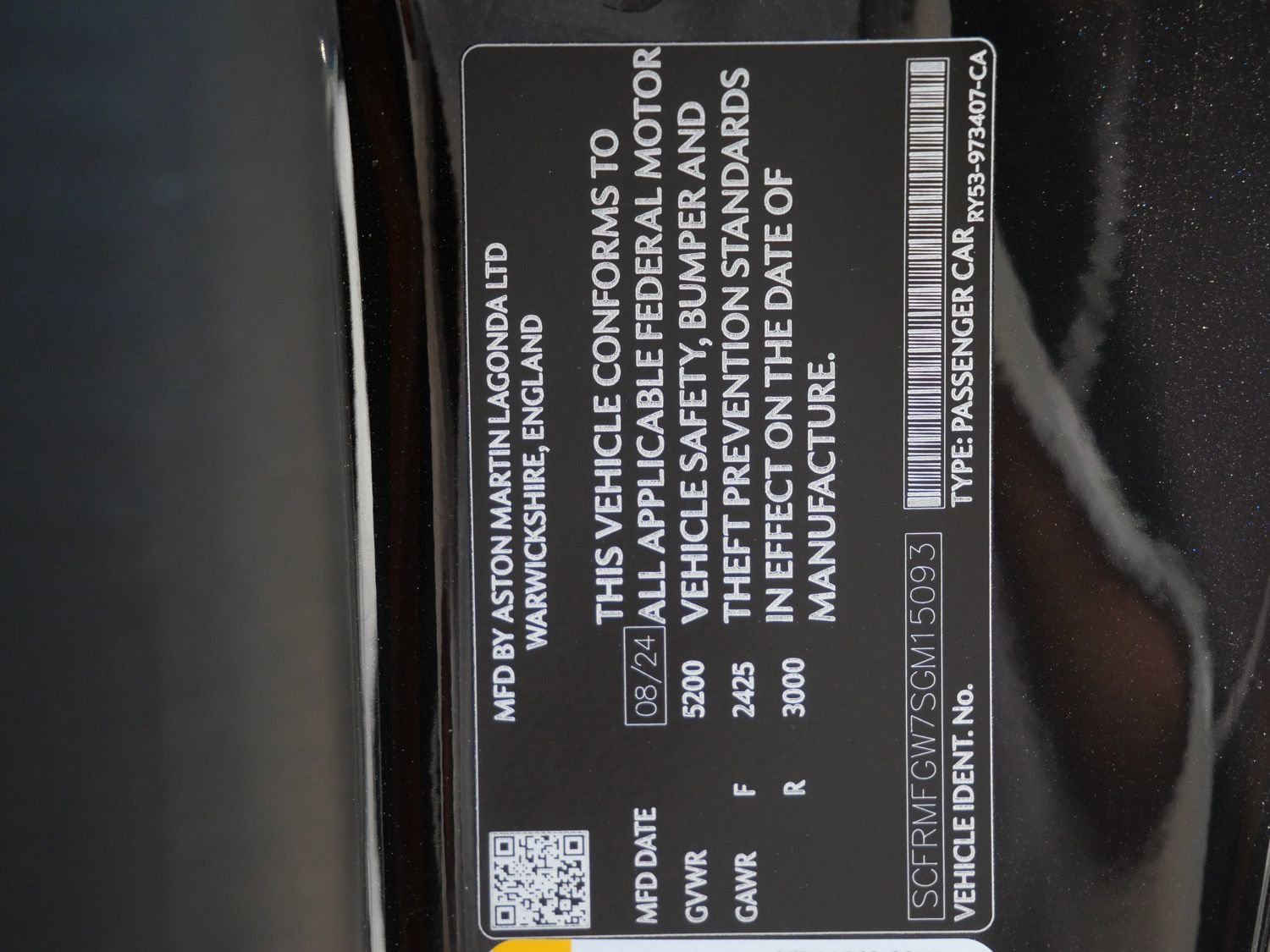 Used 2025 Aston Martin DB12 Convertible RWD image 31