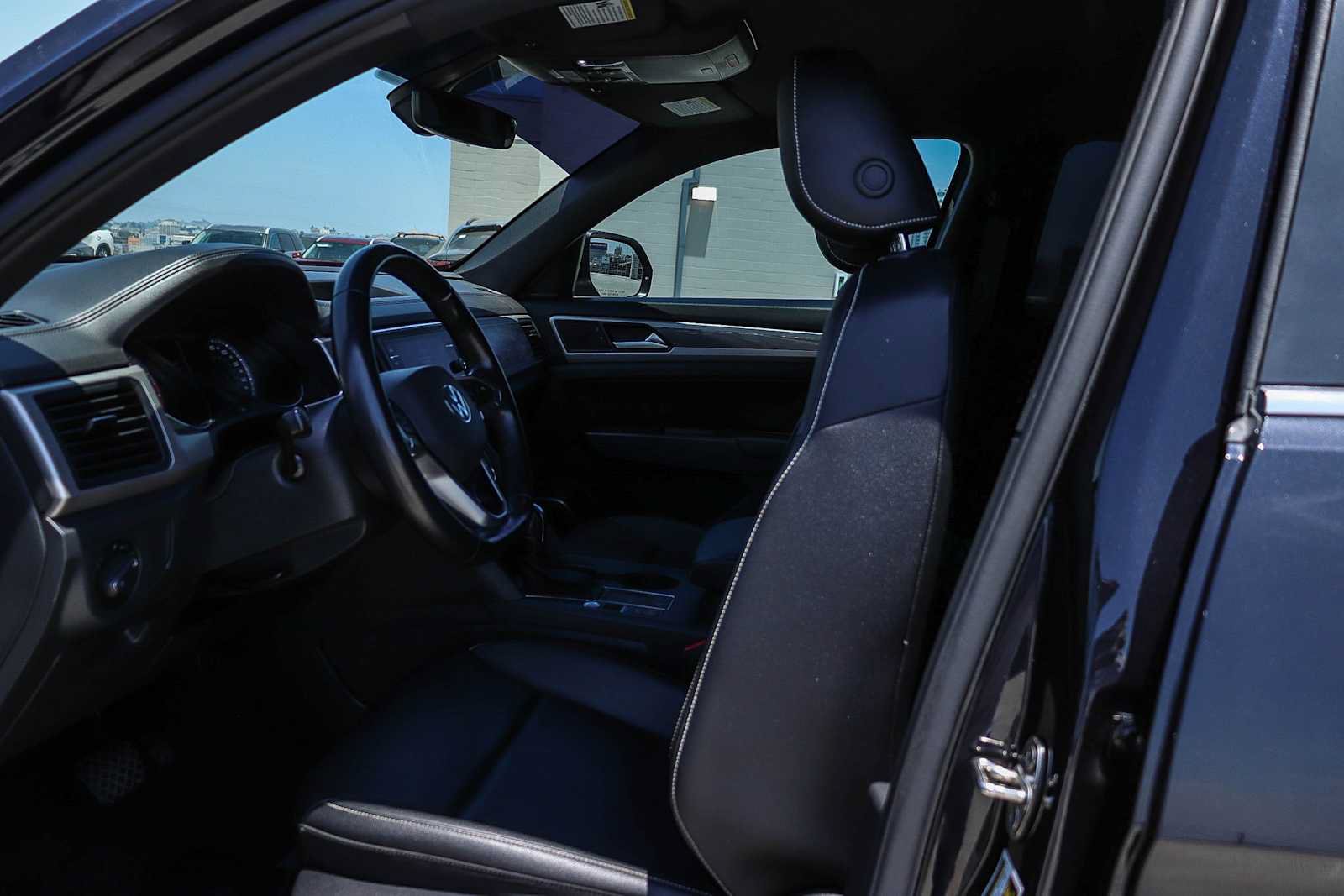 Certified 2020 Volkswagen Atlas Cross Sport SE FWD image 17