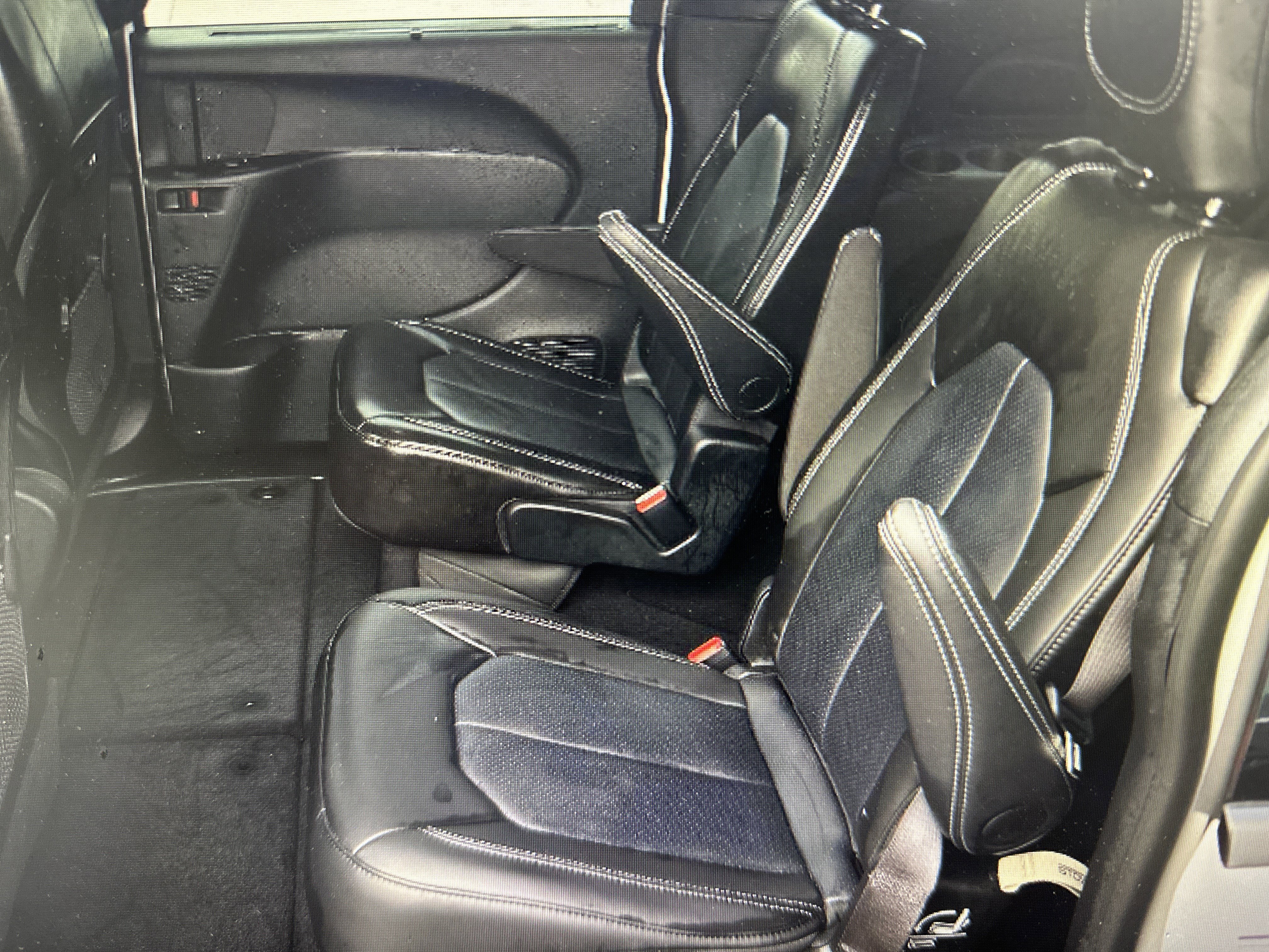 Used 2024 Chrysler Pacifica Touring-L w/ S Appearance Package image 19