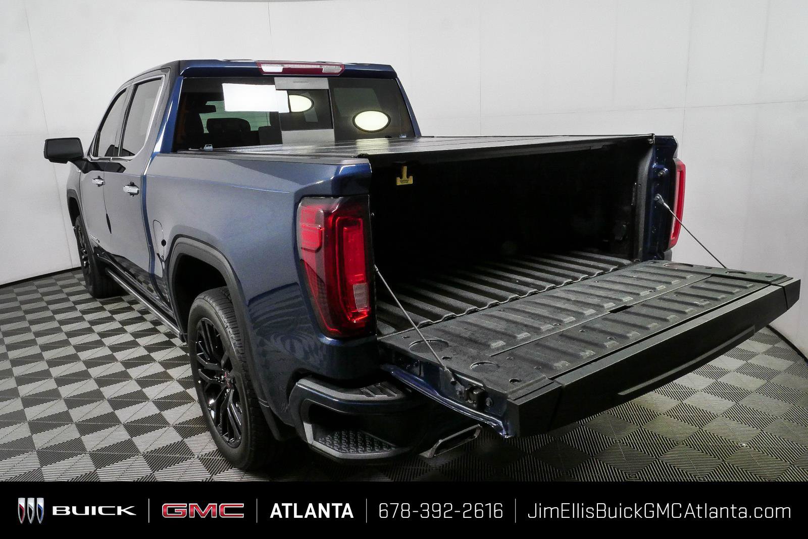 Certified 2022 GMC Sierra 1500 Denali w/ Denali Premium Package AWD/4WD image 31