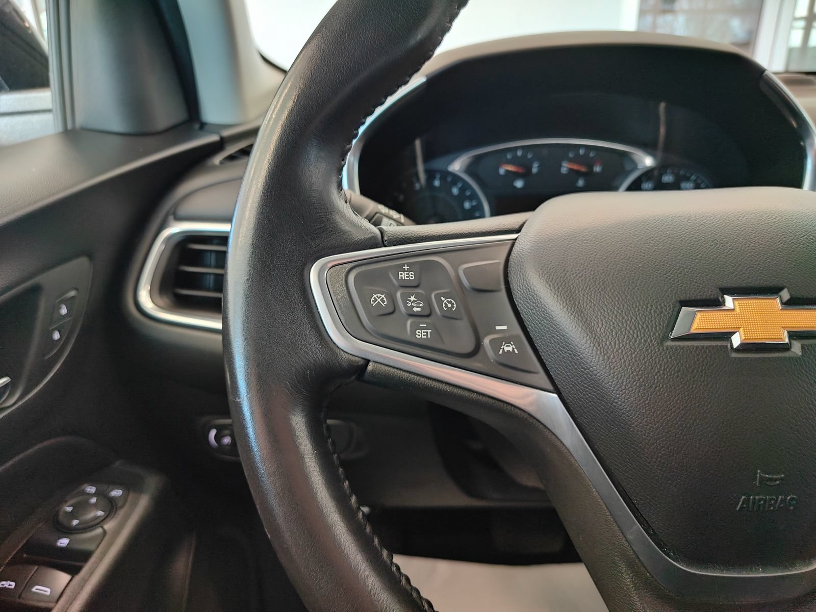 Used 2022 Chevrolet Equinox LT AWD/4WD image 11