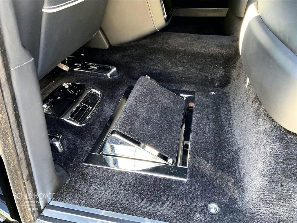 Used 2020 Rolls-Royce Phantom Sedan image 37